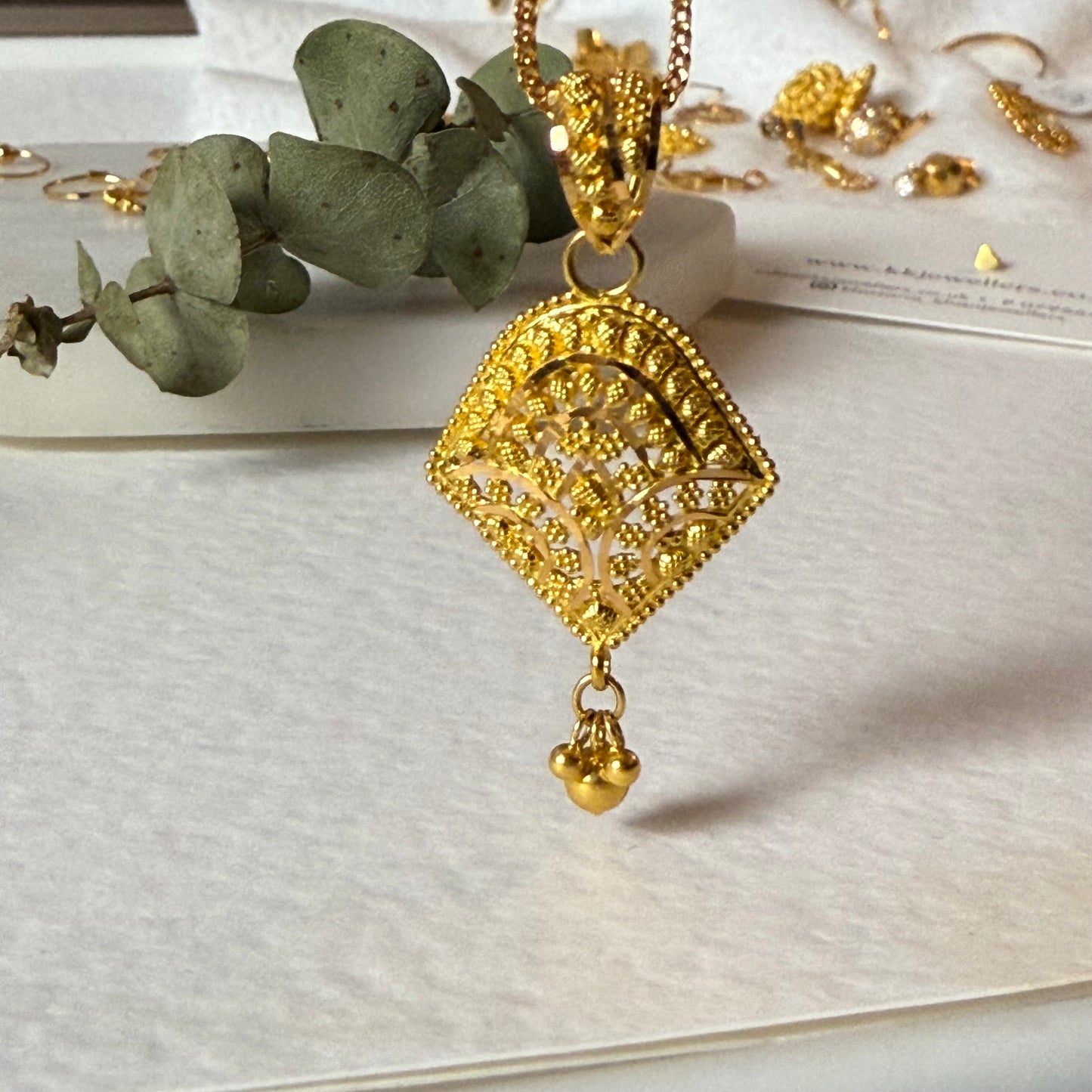 22ct gold bespoke pendant