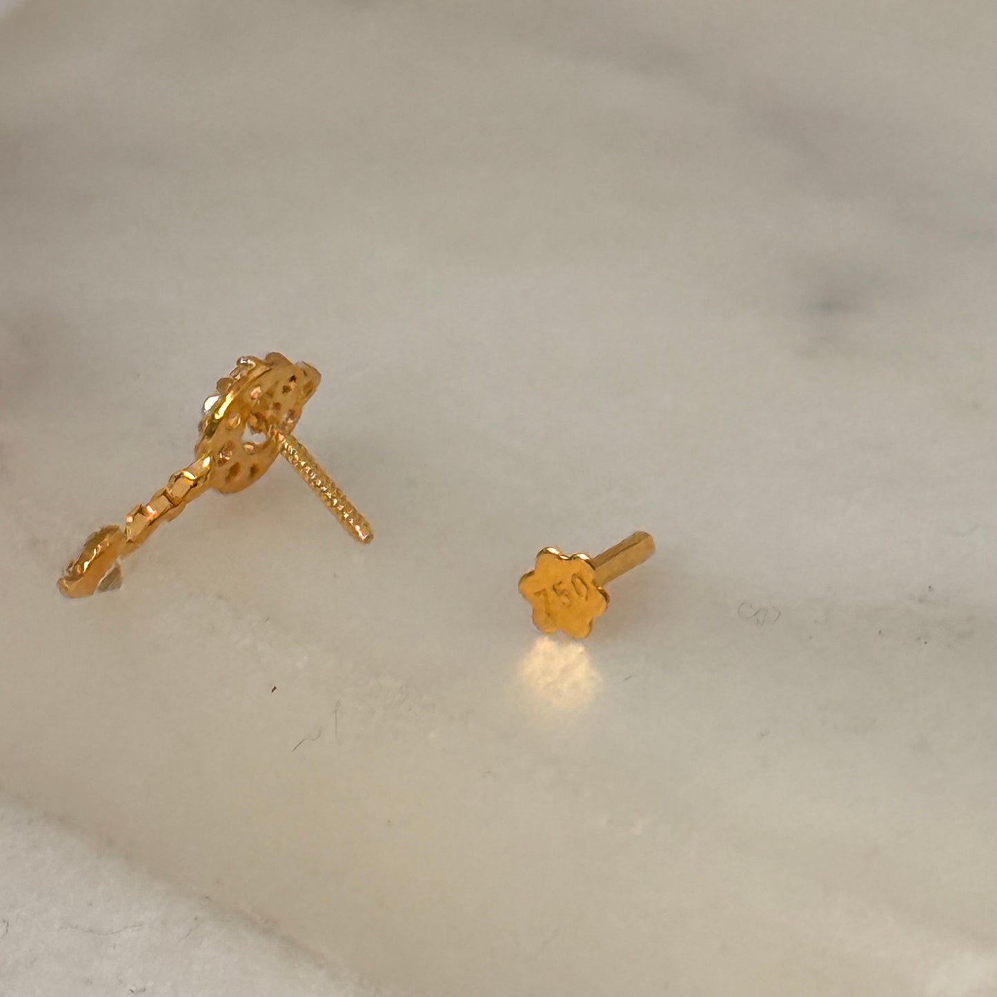 Petite drop Elle | 18ct