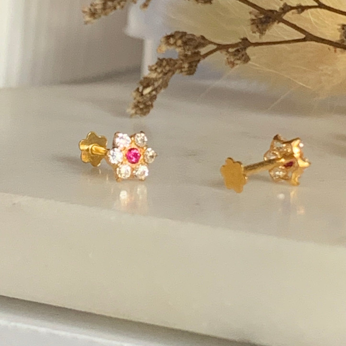 18ct Gold Daisy Pair | 5mm