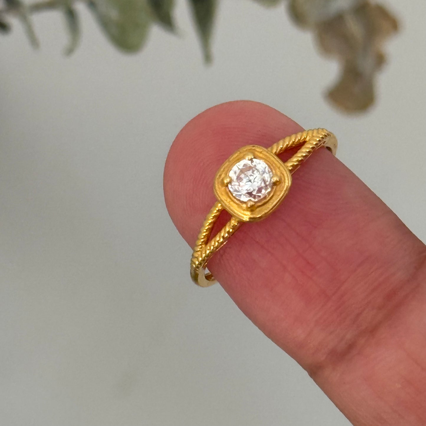 22ct gold ring | M