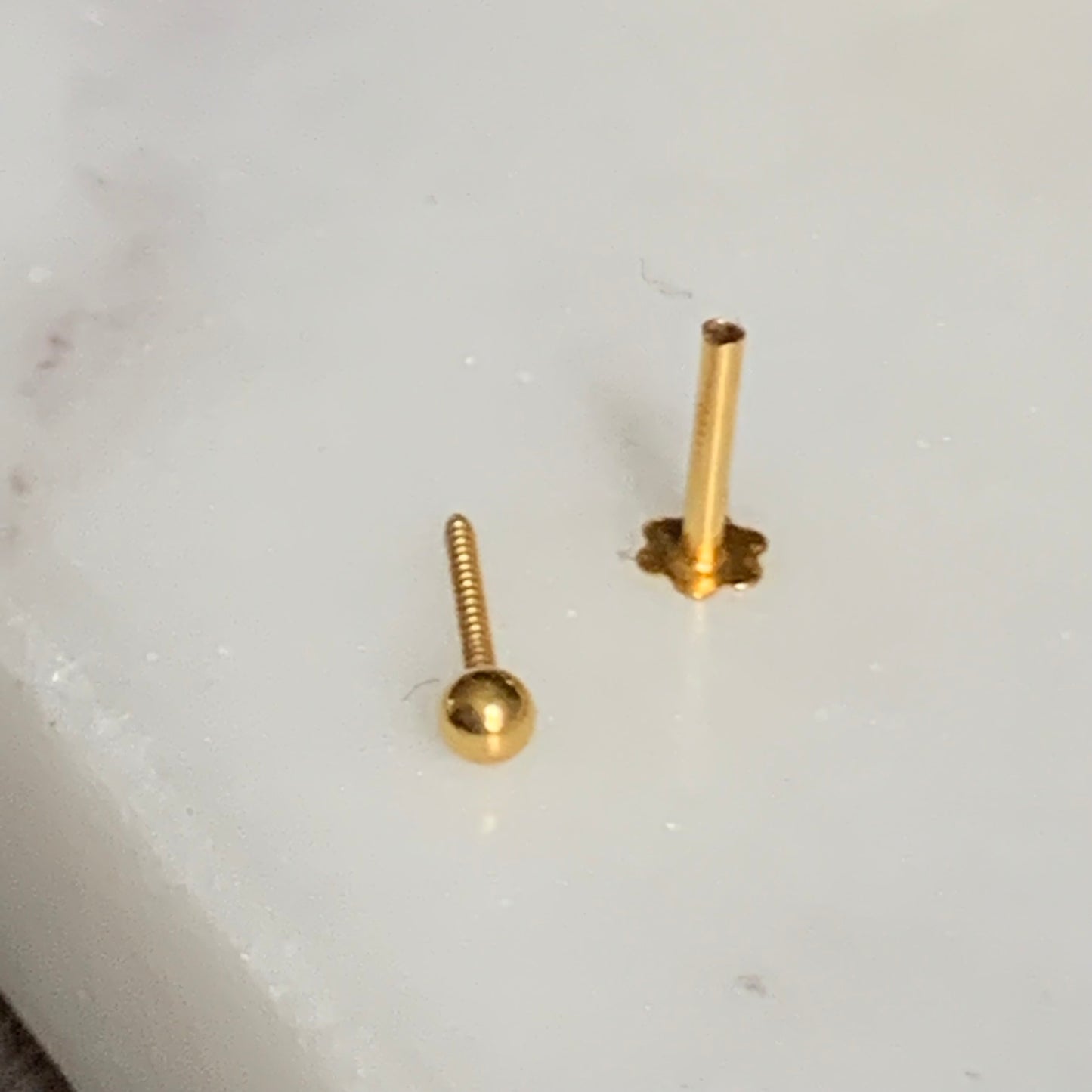 18ct Gold Stud | 2mm