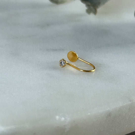 18ct gold stud (no piercing required)