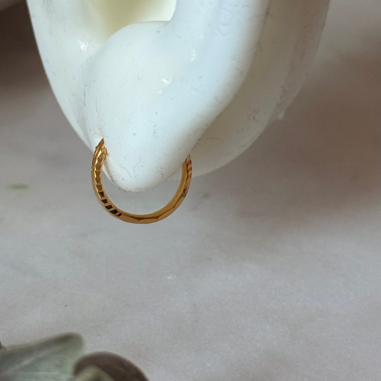 18ct gold hoop pair | small