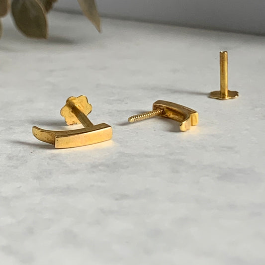 18 carat gold bar stud pair | 4mm drop