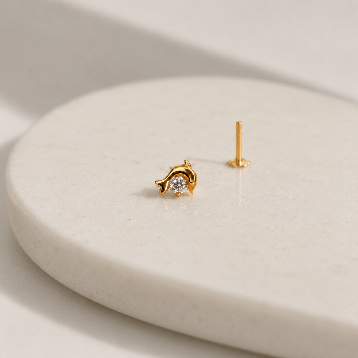 Dolphin | 18ct gold dainty stud pair