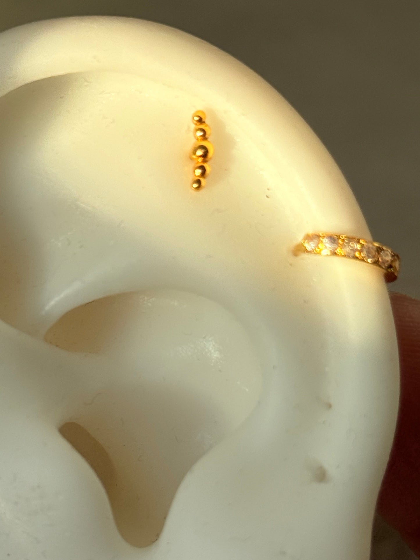 Dainty Ripple stud | 18ct gold