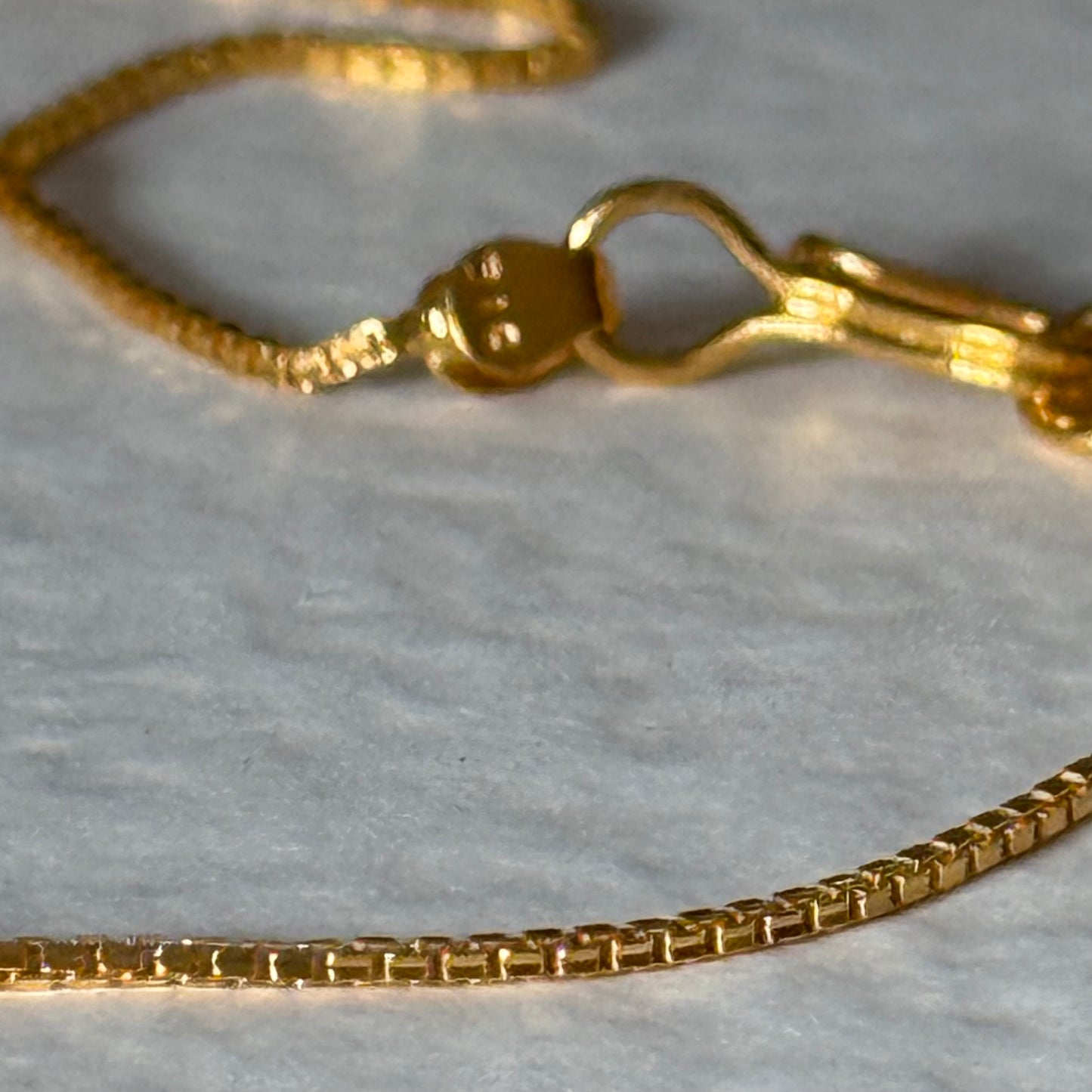 22ct Gold necklace | 15.8 - 16 inches