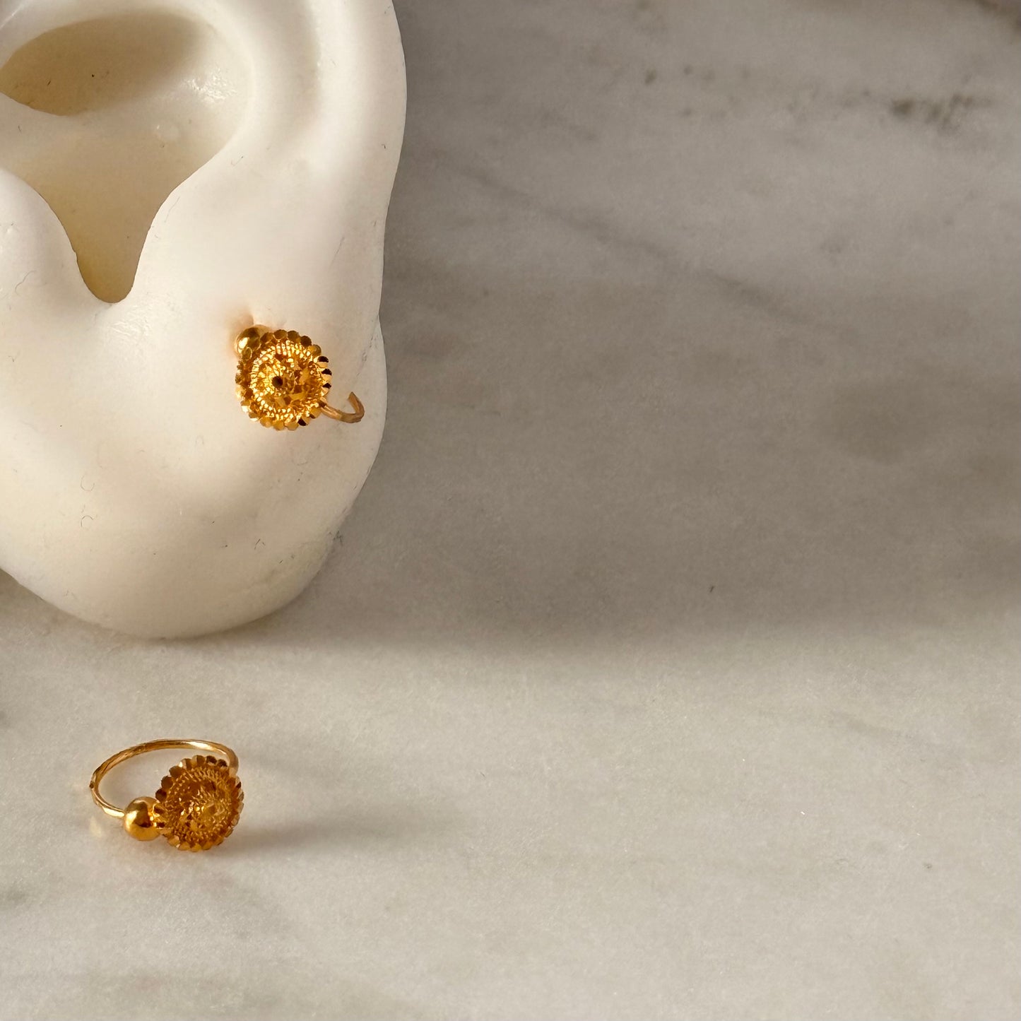 Aya - 18ct gold hoop pair