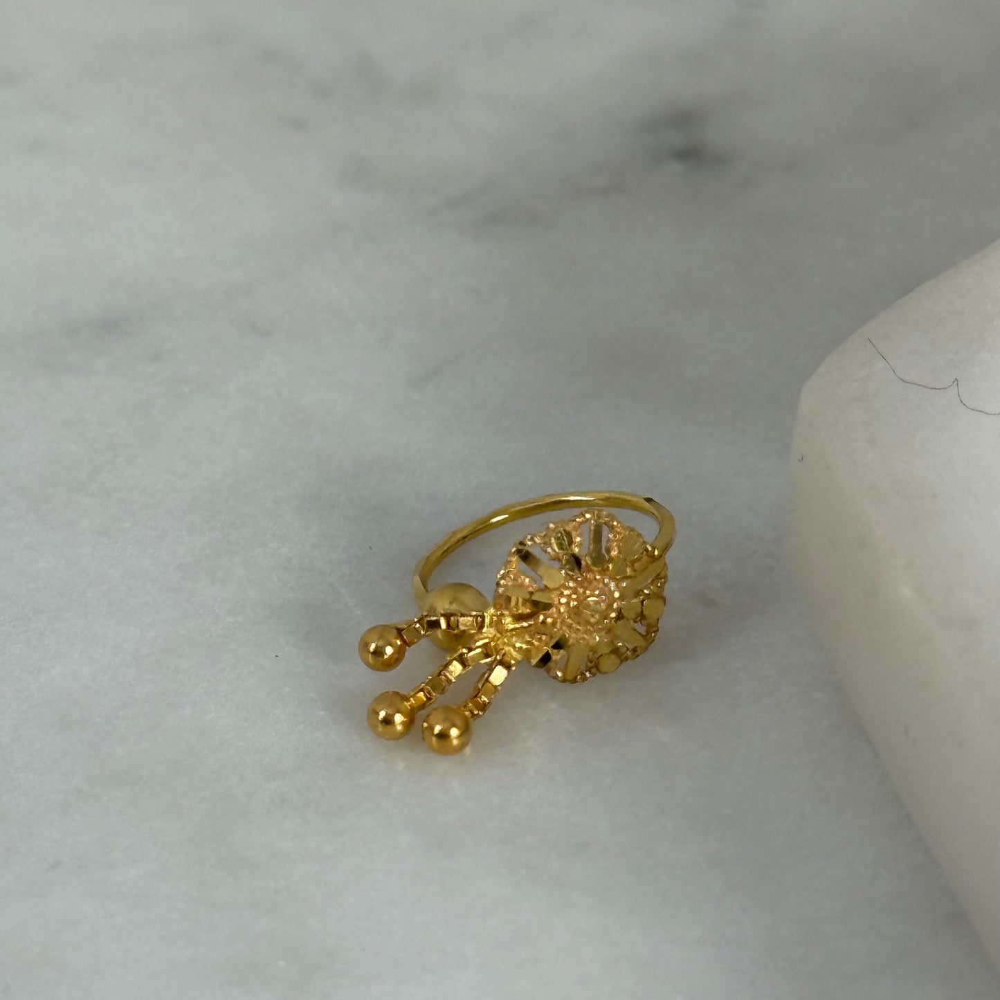 14ct intricate dangly hoop | 9mm