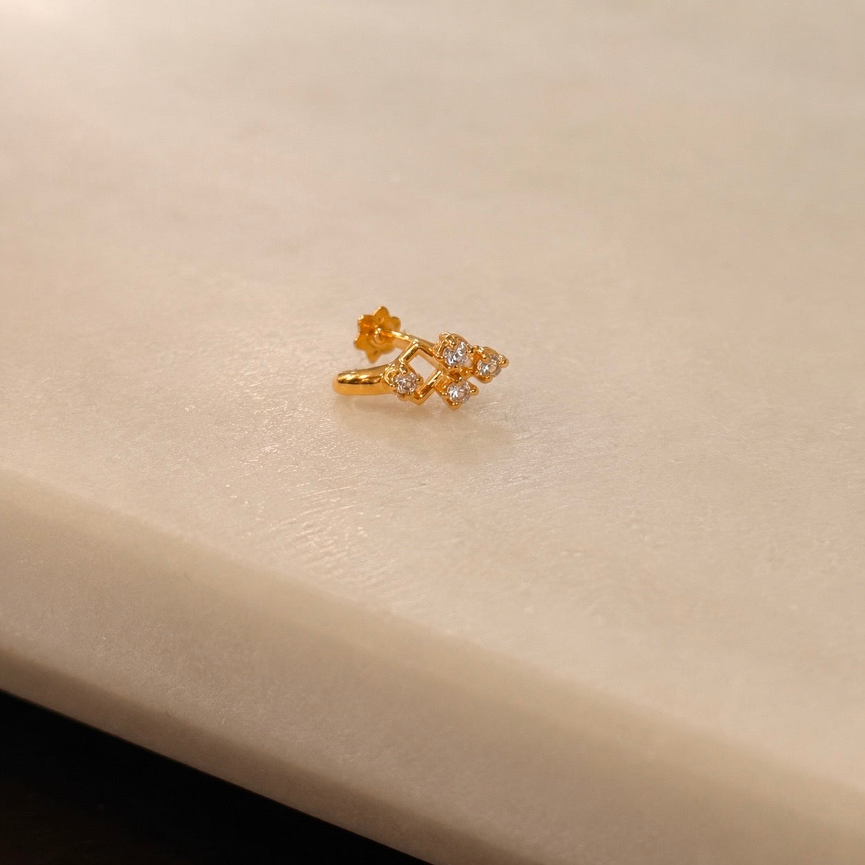 Olive I | 18ct gold drop stud