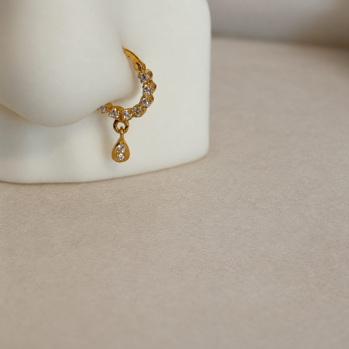 Zareen | 18ct nose ring