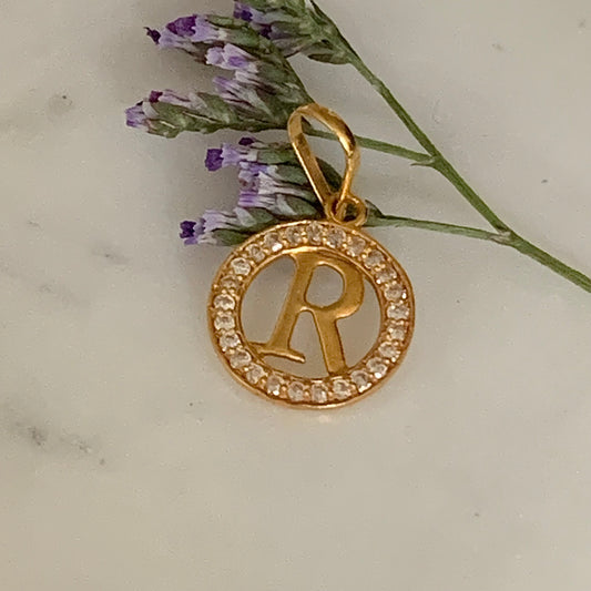 18ct Gold R Initial Pendant