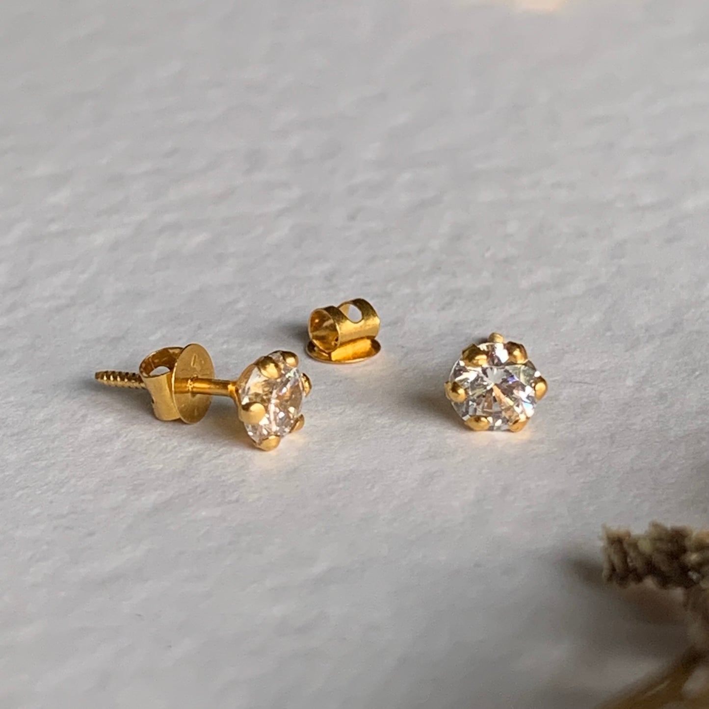 18ct Gold Stud Pair | 4.8mm