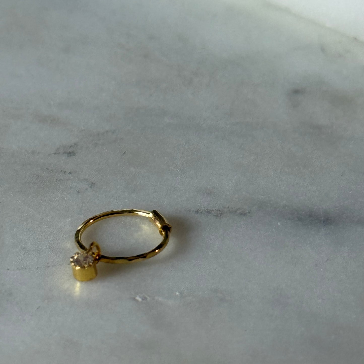 18ct gold dangly hoop | 8mm