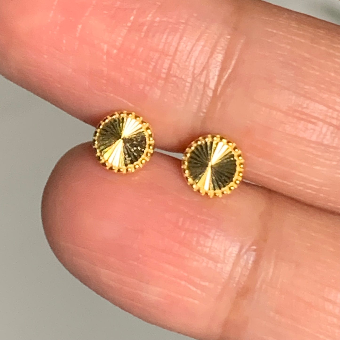 18ct Gold Round Stud Pair | 5mm