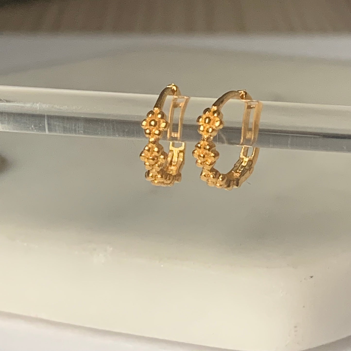 18ct Gold Huggies | 8mm