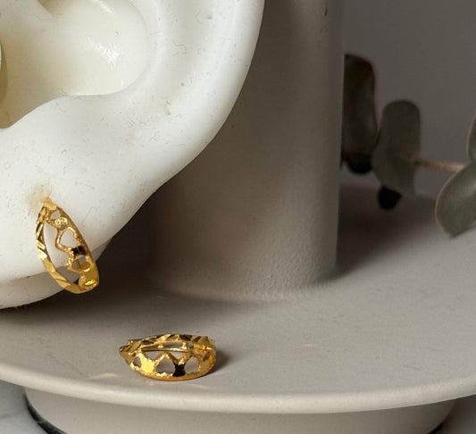 18ct gold carved Huggies | 8mm