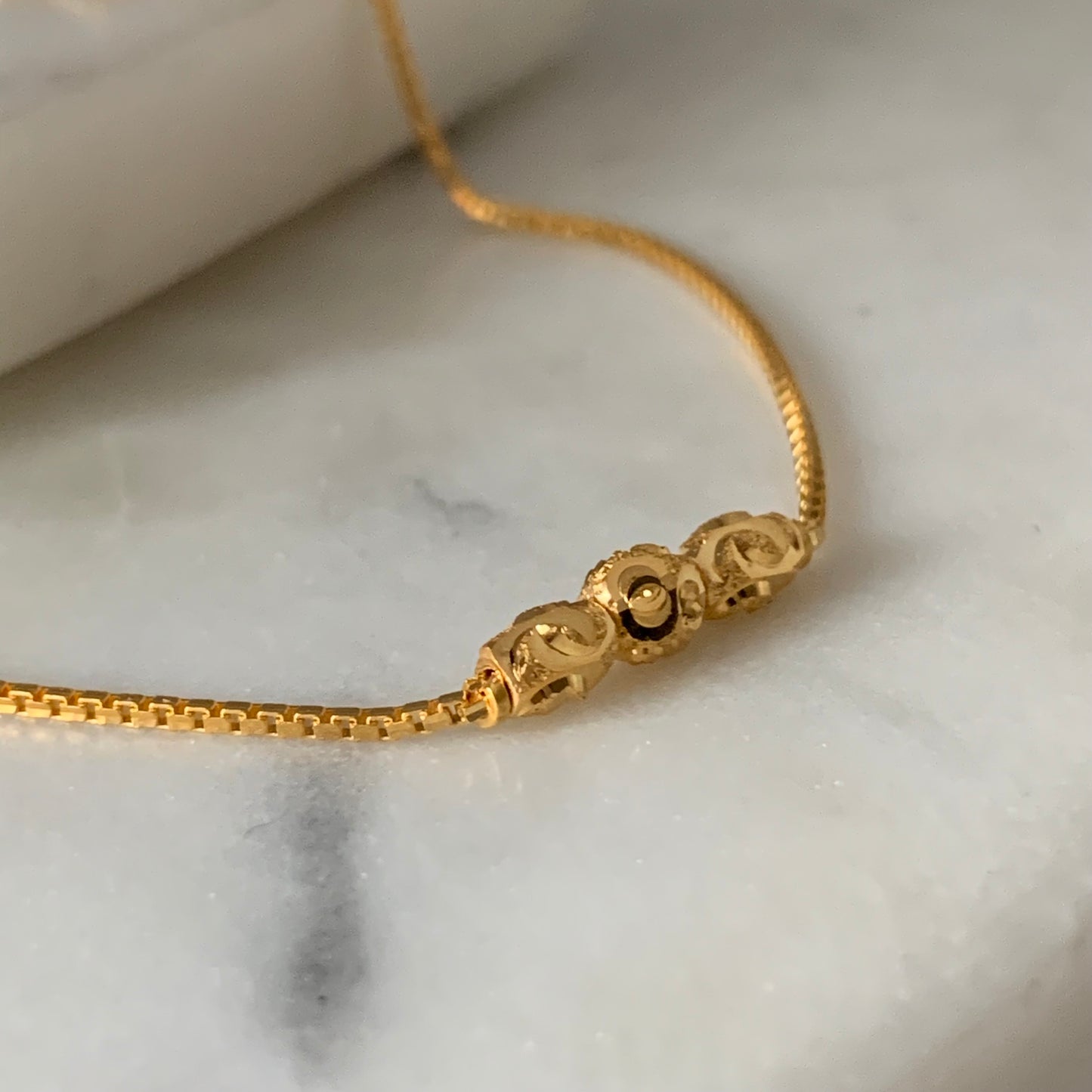 22ct gold minimal beaded bracelet | 7 inches
