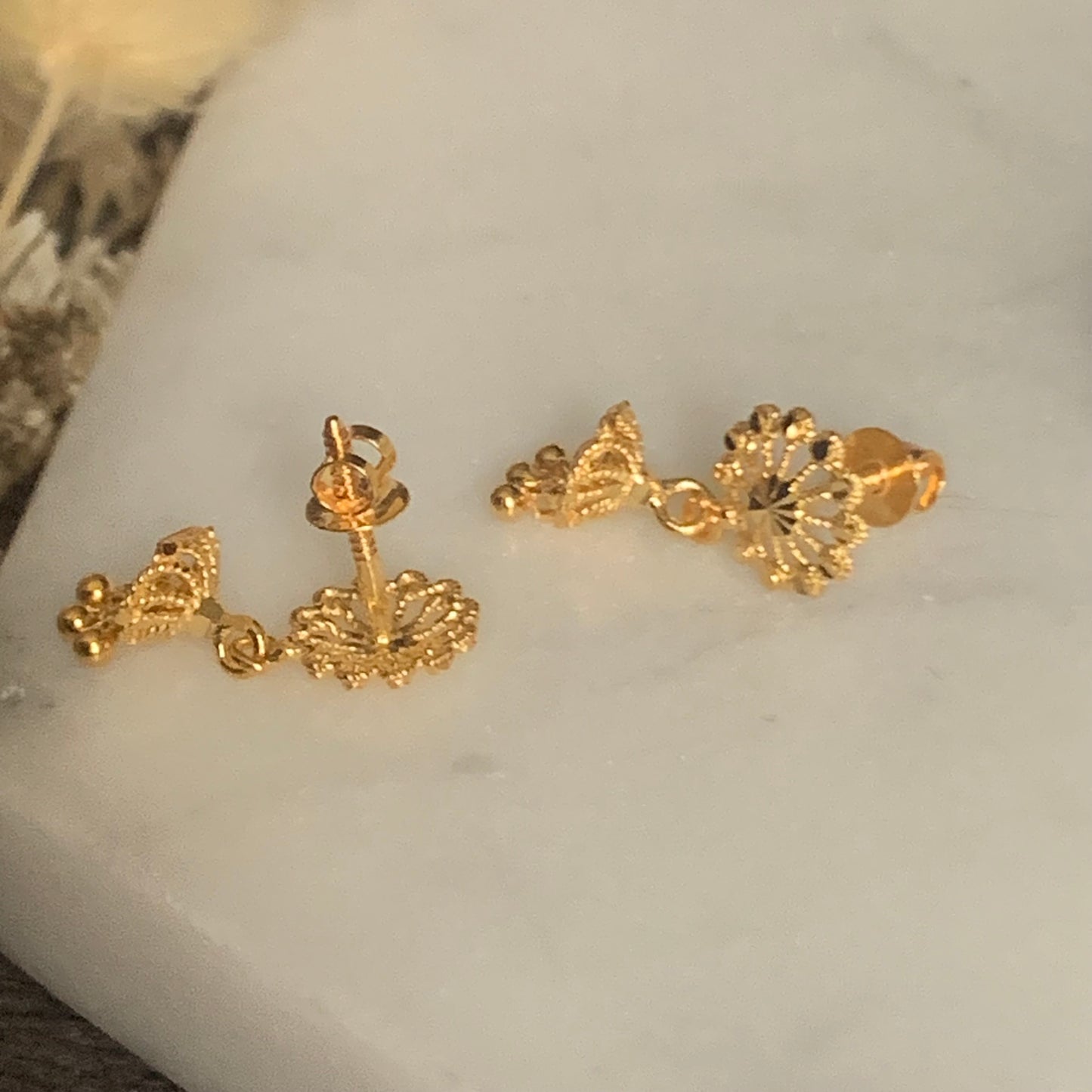 18ct Gold Dangly Earring/stud pair