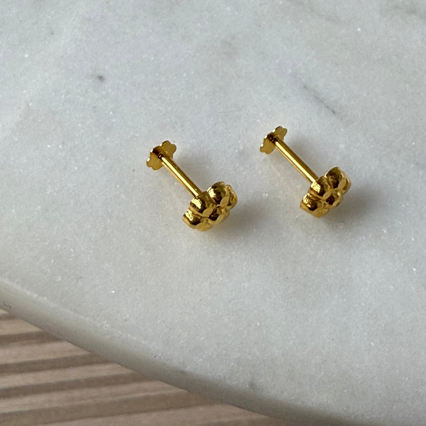 18ct gold flower stud pair | 5mm
