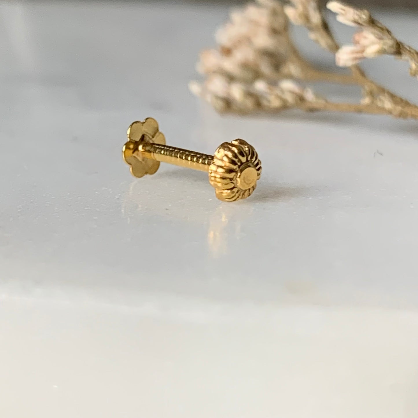 18ct Gold Single Flower Stud