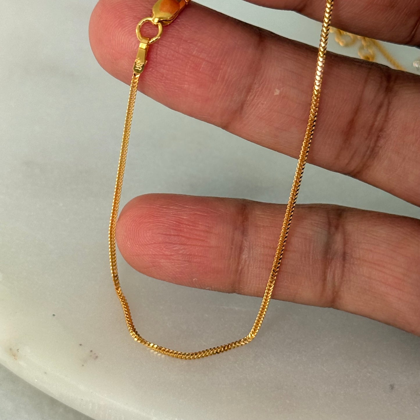 22ct gold minimal bracelet | 7.7 inch
