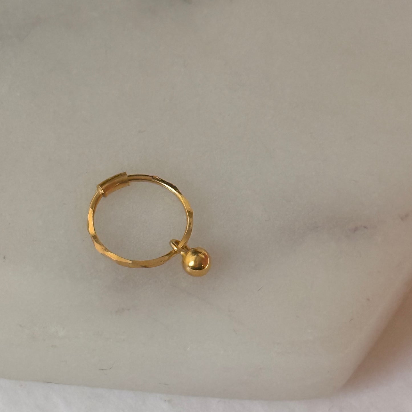 18ct gold single bead hoop | 8mm