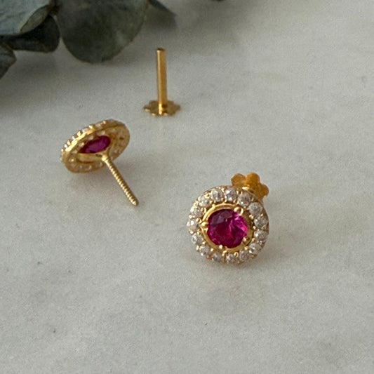 14 carat gold stud pair | small