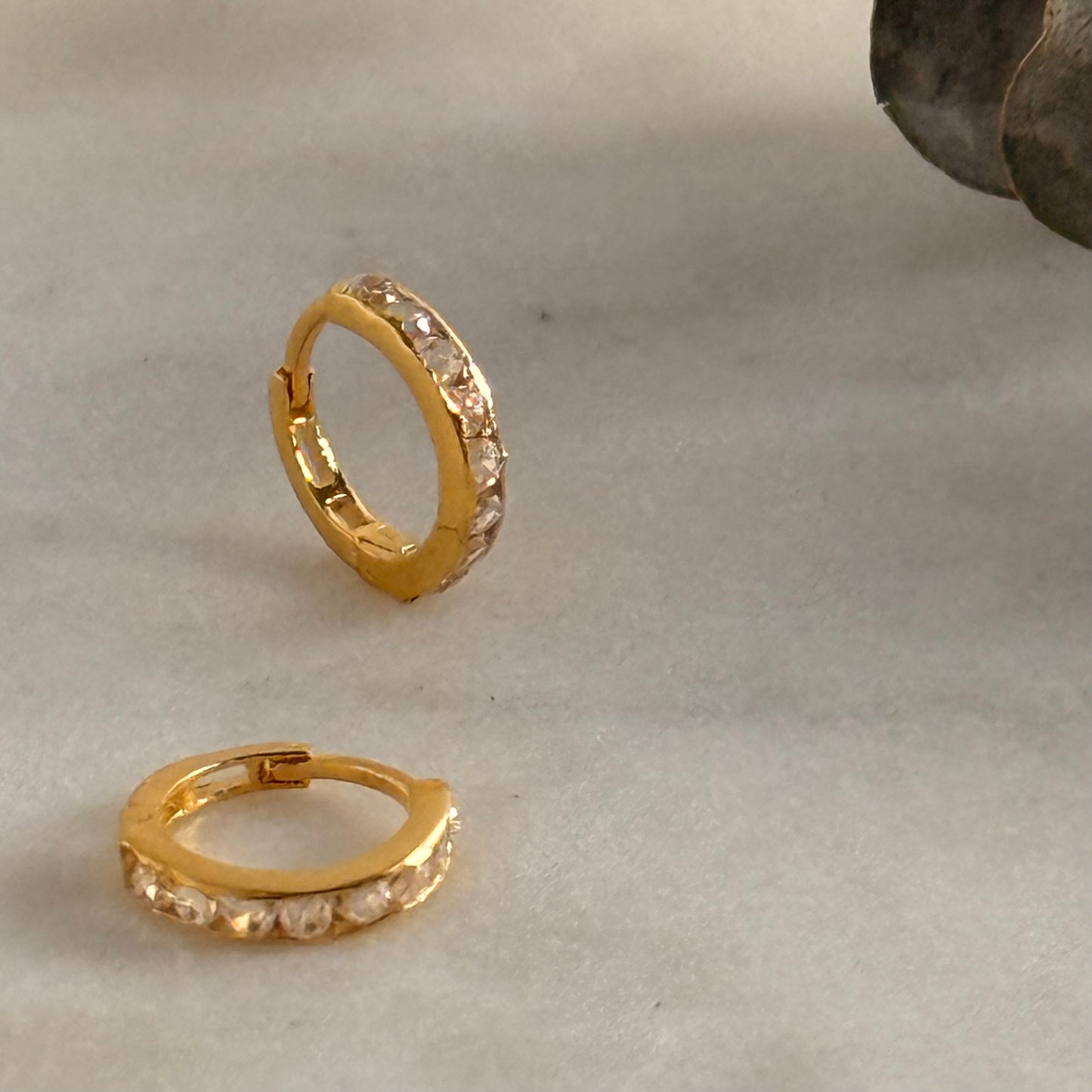 18ct gold cz Huggies | 8mm