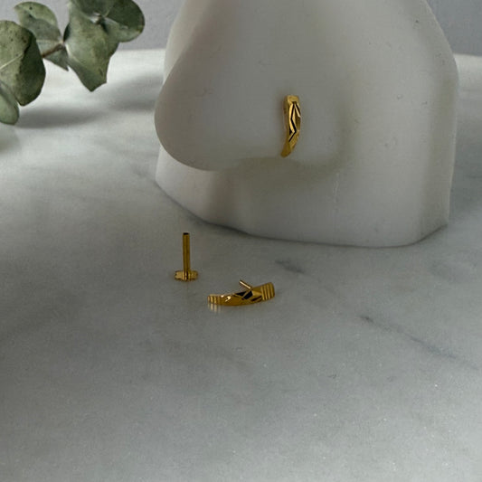 18ct gold nose stud