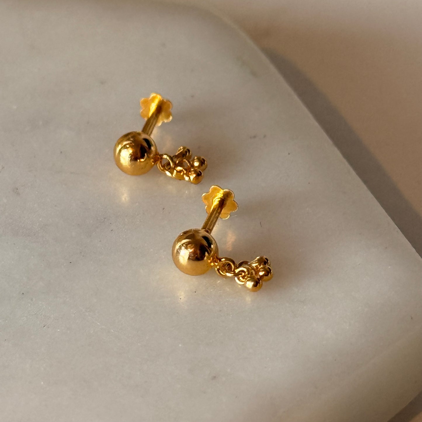 Minimal Droplet | 18ct gold stud