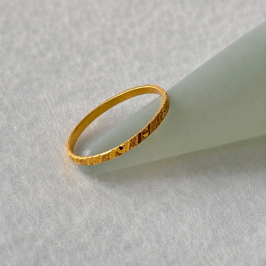 Heritage | 18ct gold band, size N (1)