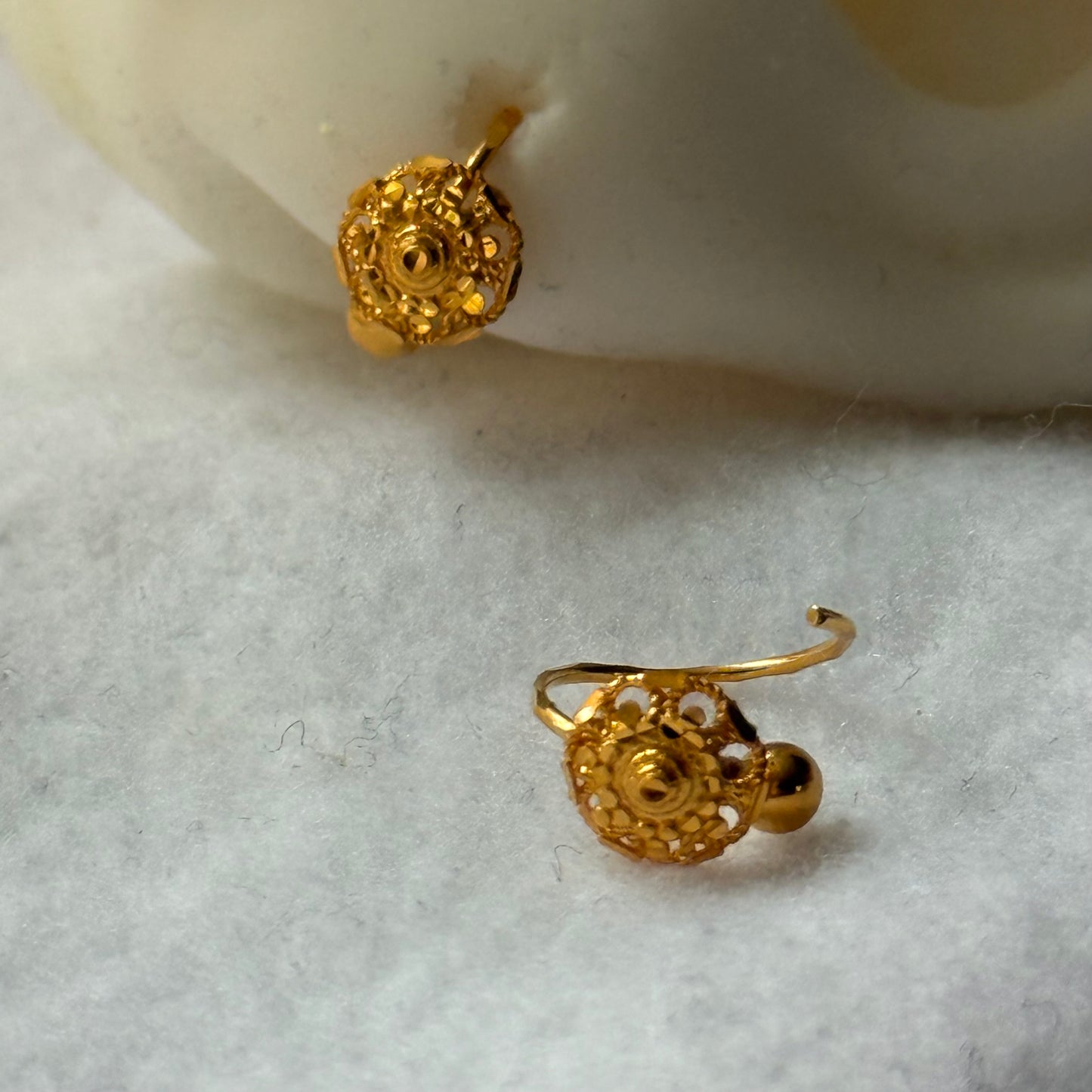 Rosetta - 18ct gold hoop