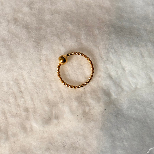 Emi | 18ct twisted hoop | 7mm
