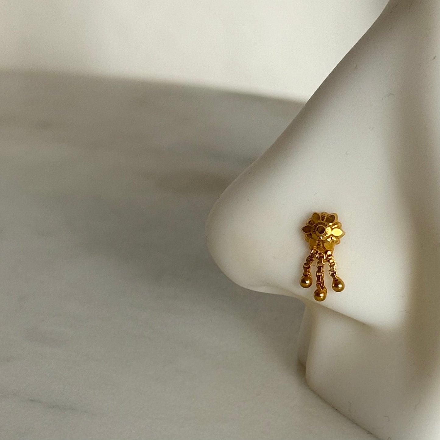 14ct gold single dangly stud