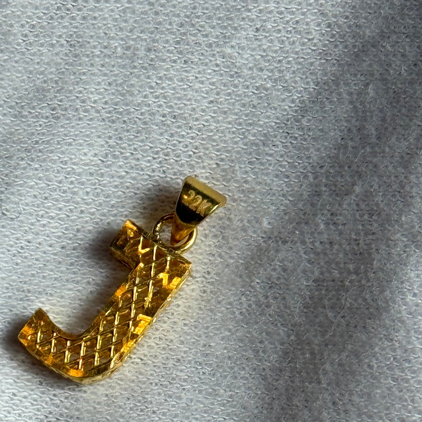22ct gold small J pendant