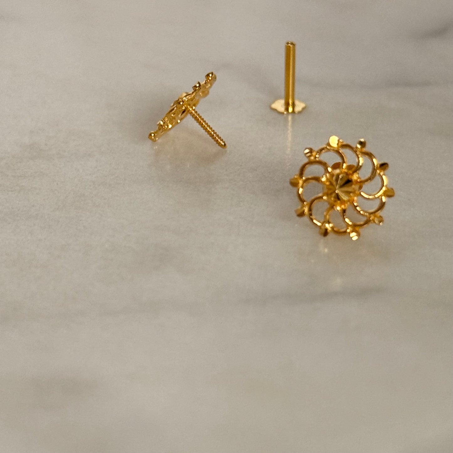 Sundial | 18ct gold studs