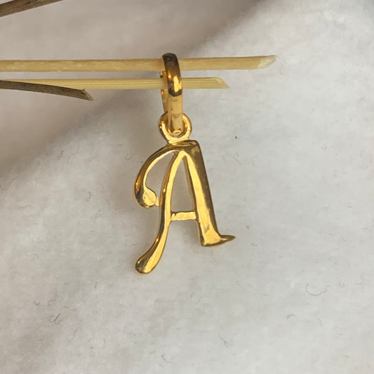 18ct Gold 'A' Initial Pendant | 13mm