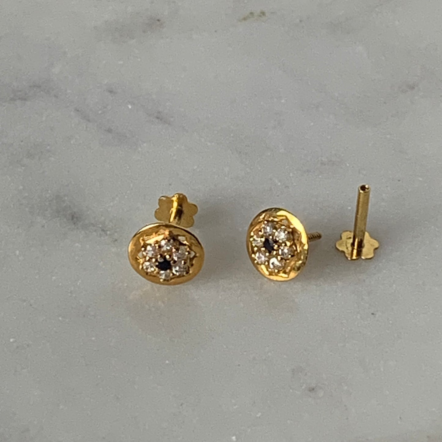 18 carat gold stud pair | 6mm