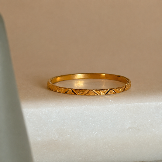 Heritage | 18ct gold band, size Q