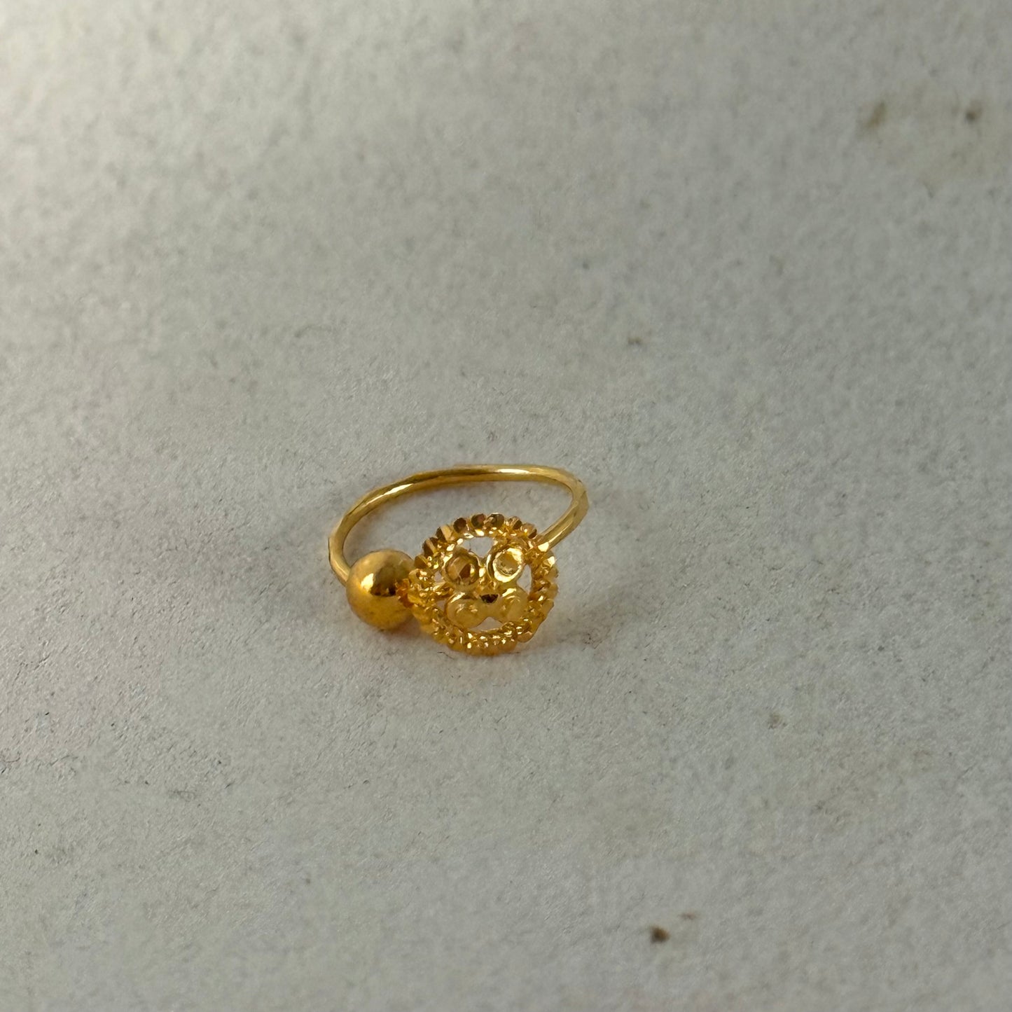 Naylah- 18ct gold hoop