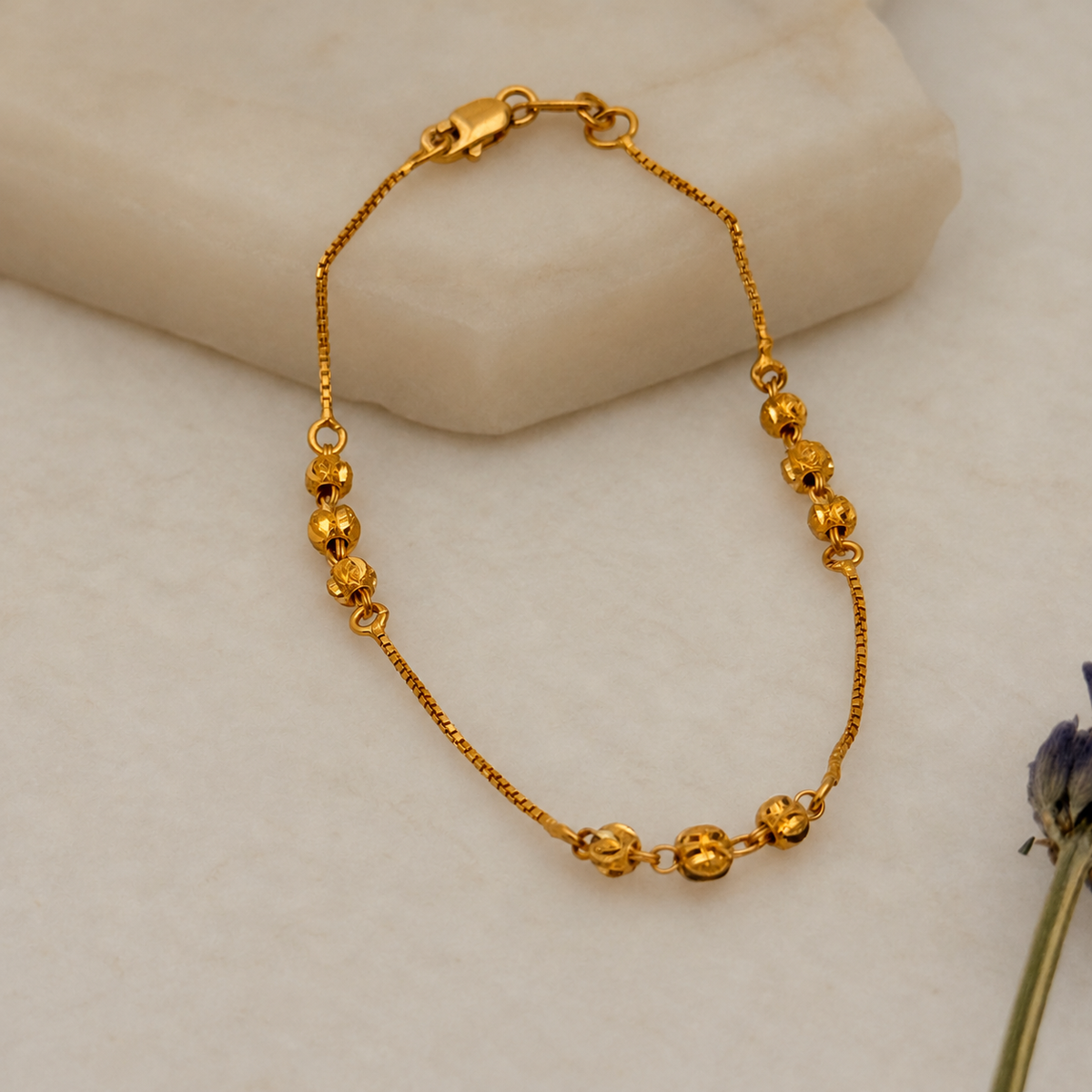 Nur | 22ct beaded bracelet (6.1 inches)