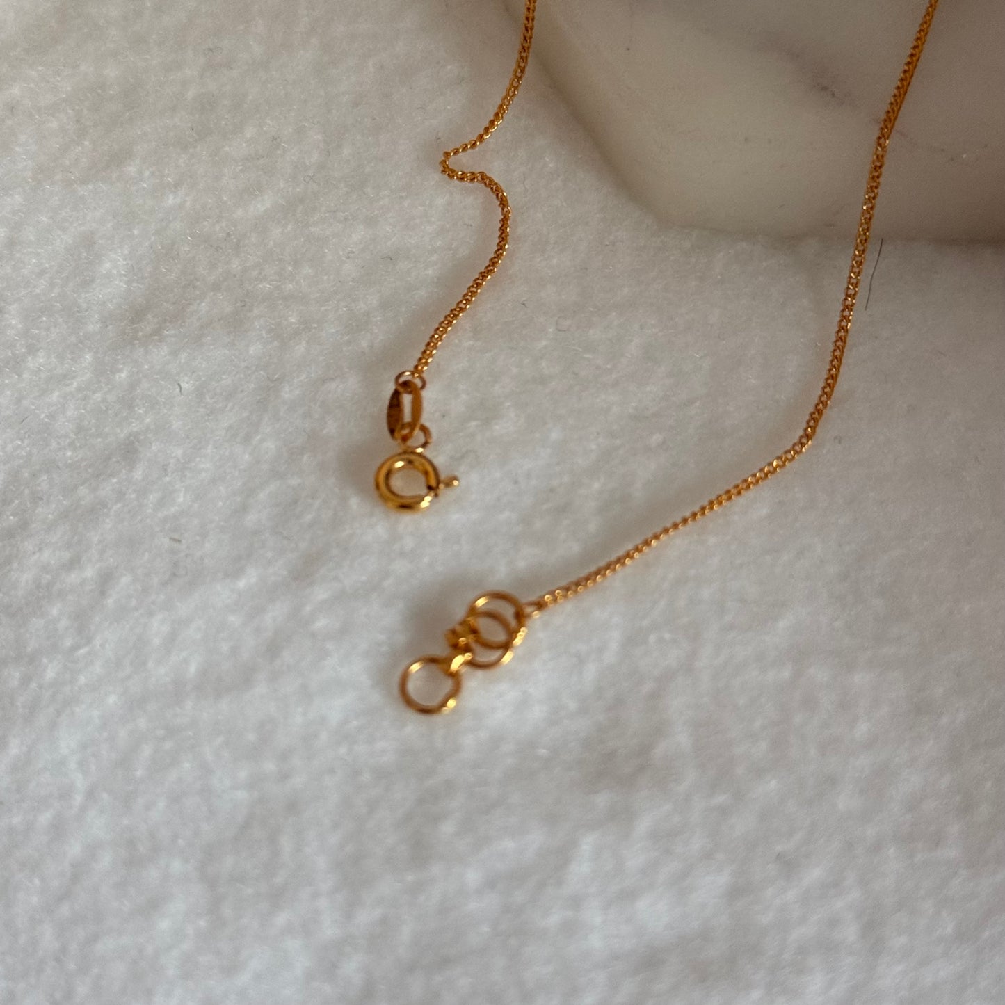 Dainty hand chain | 22ct gold