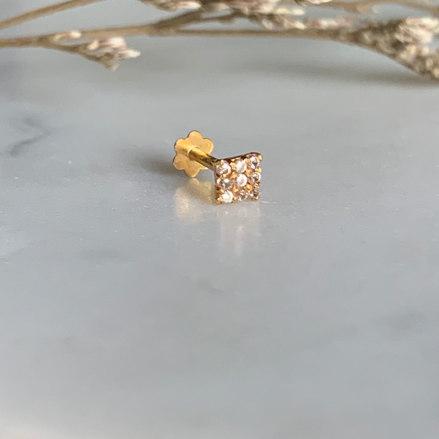 18ct Gold Single Stud