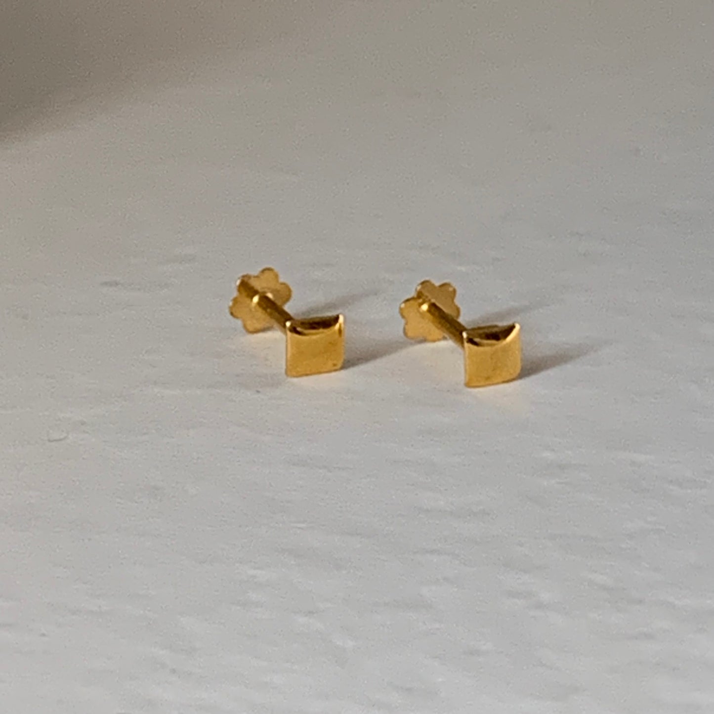 18ct Gold Square Stud Pair | 3mm