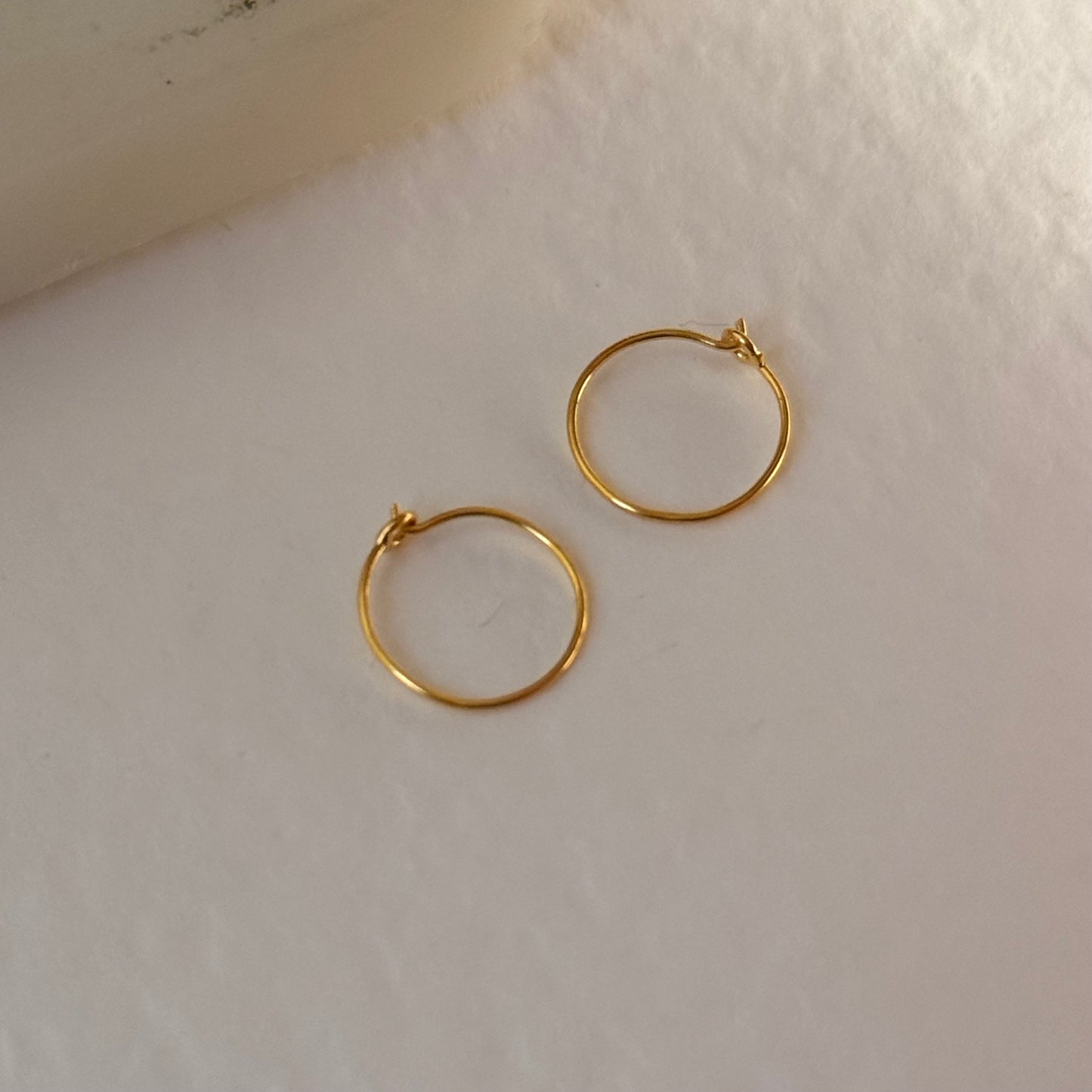 Minimal 18ct fine gold hoop | 9mm