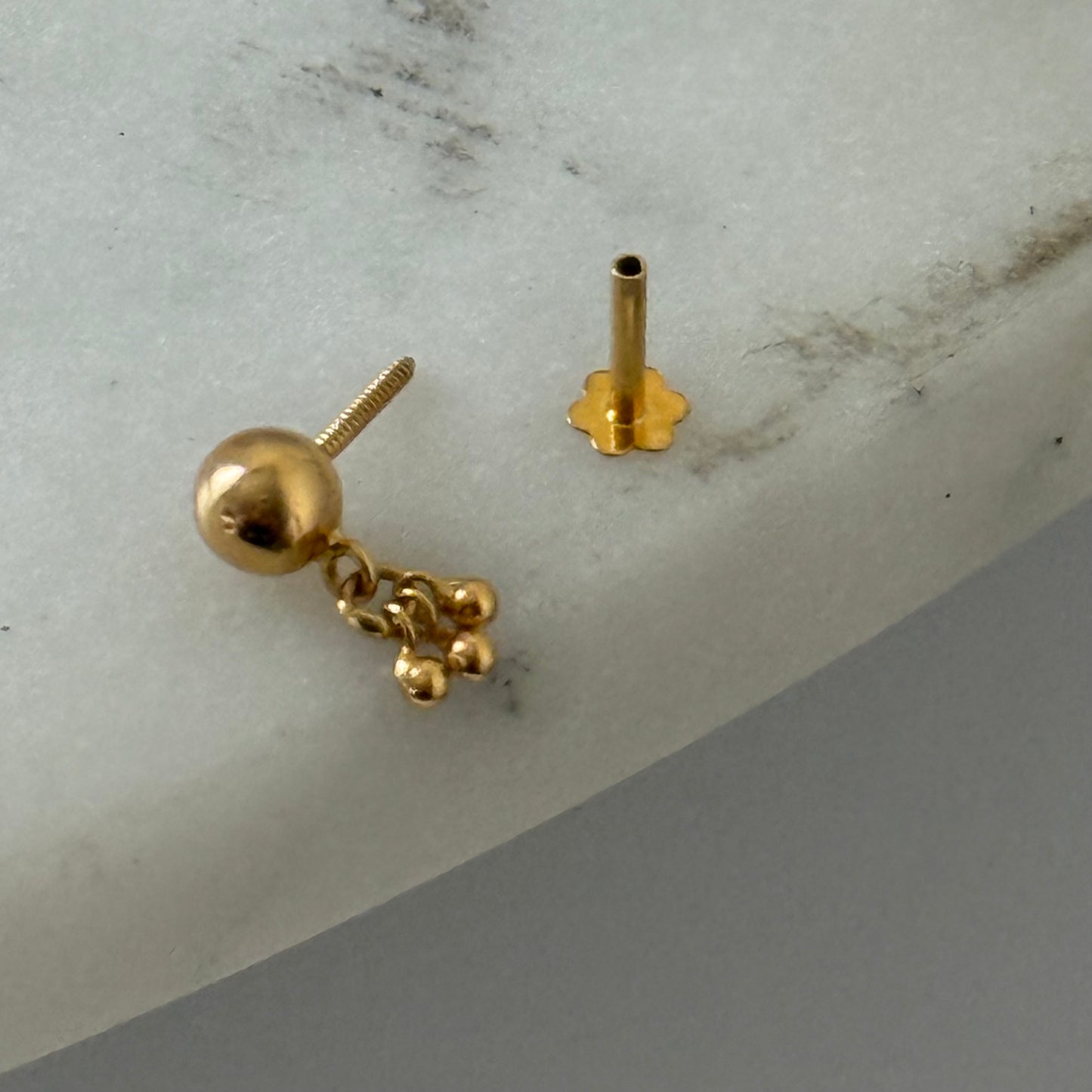 18ct gold dangly stud
