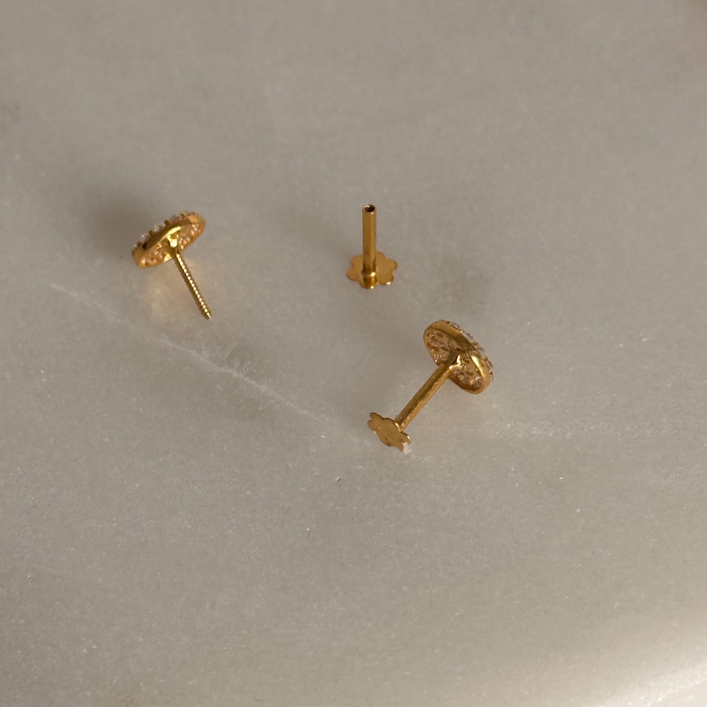 Signature Collection | 18ct Gold Cluster Studs 6mm