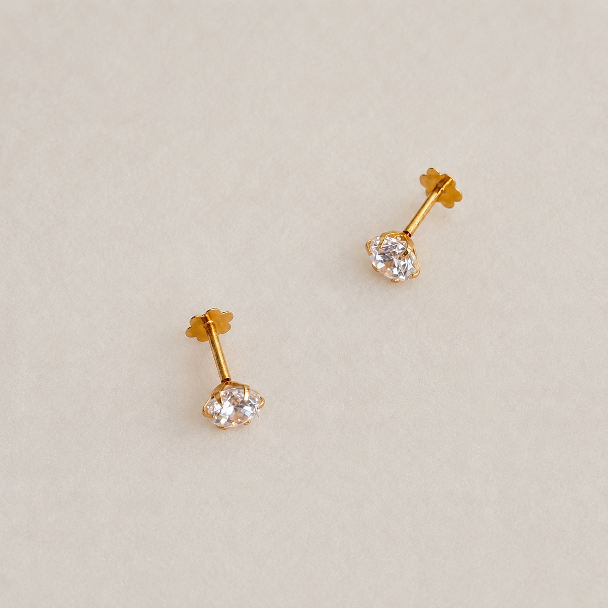 Daphne, 18ct Classic Stud Pair | 5mm