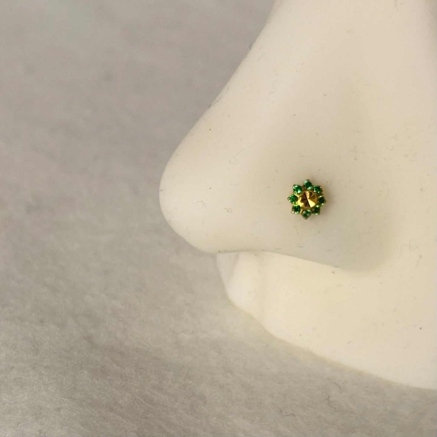Emerald, 18ct  gold | 4mm
